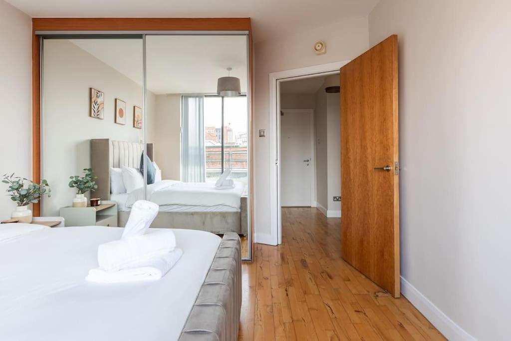 Modern Penthouse Apartment 2 Bed, 2 Bath Sleeps 6 City Centre Belfast Ngoại thất bức ảnh