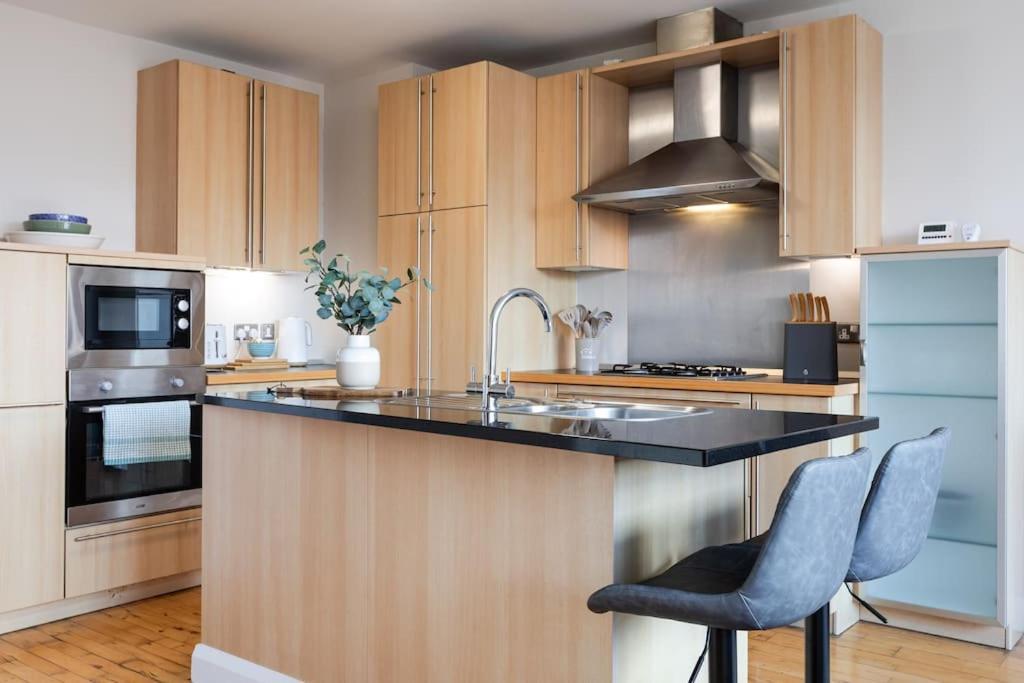 Modern Penthouse Apartment 2 Bed, 2 Bath Sleeps 6 City Centre Belfast Ngoại thất bức ảnh