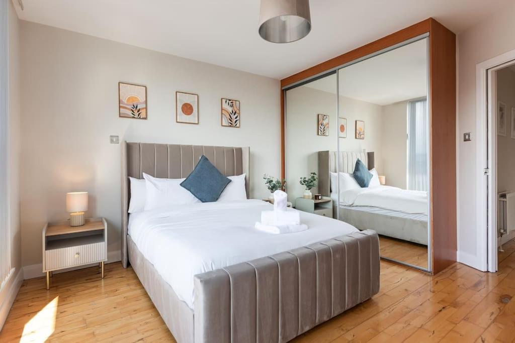Modern Penthouse Apartment 2 Bed, 2 Bath Sleeps 6 City Centre Belfast Ngoại thất bức ảnh